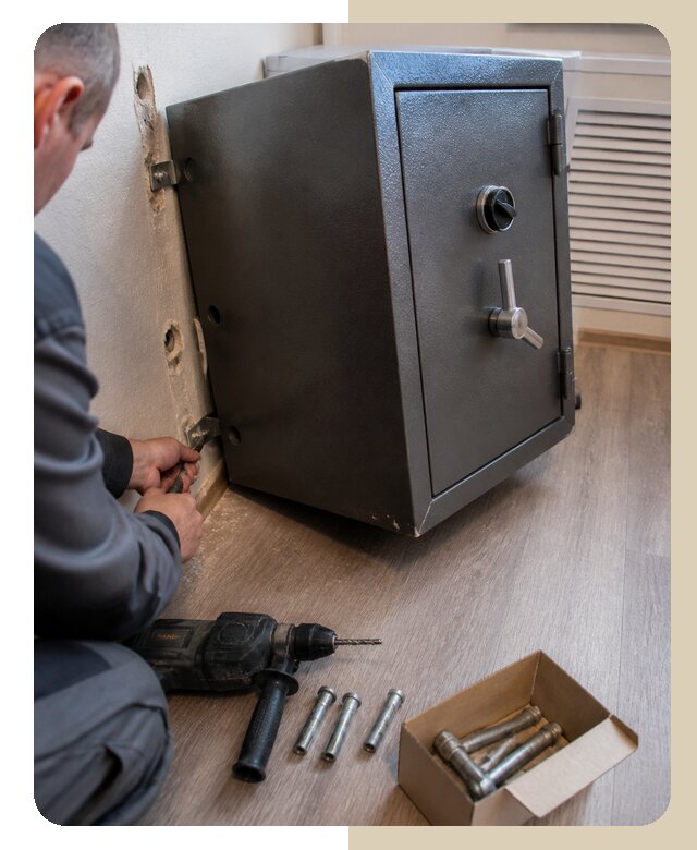 Ремонт крепления сейфа в Мценске по цене от 4557 р. | ДвериЛегко-Мцн